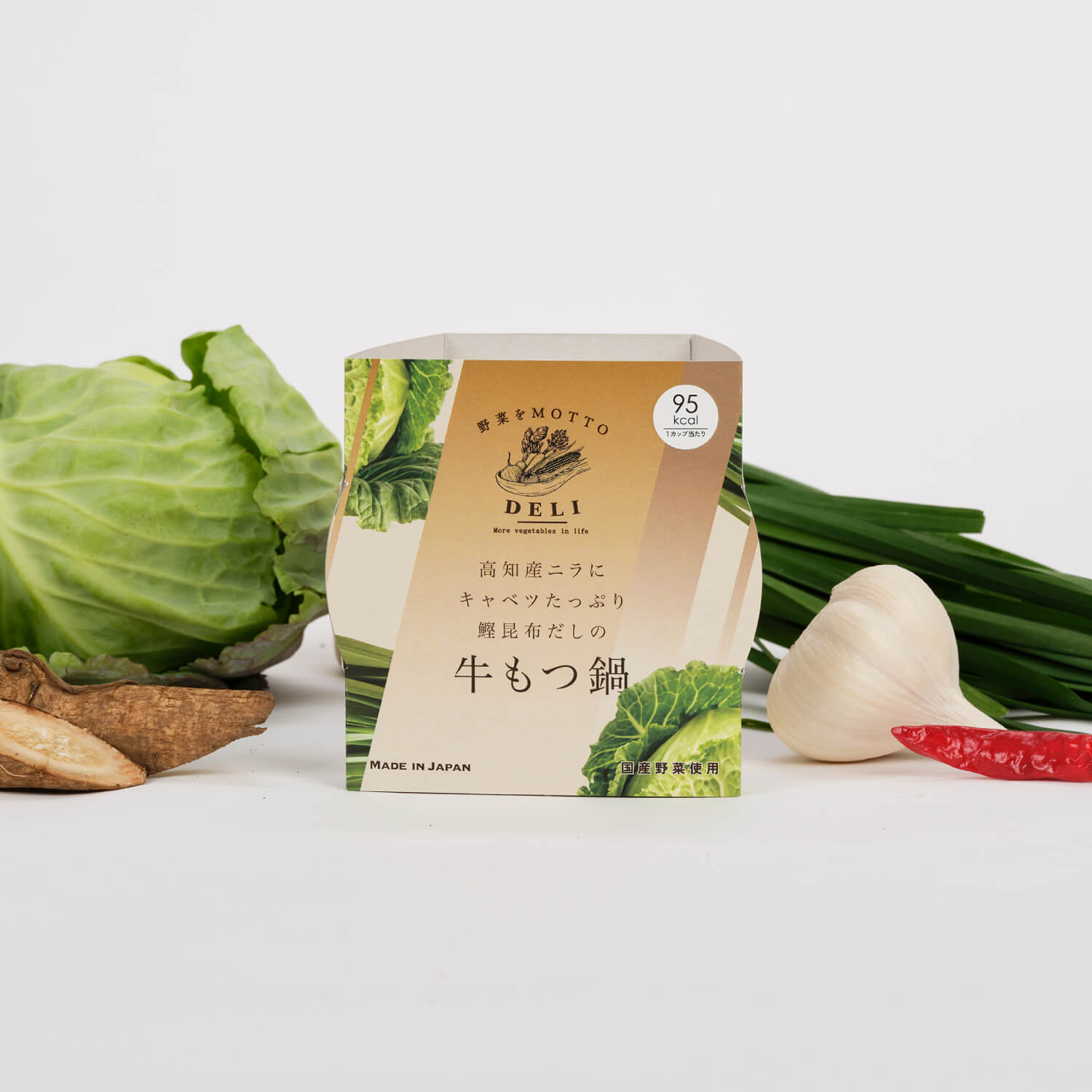 【DELI】高知産ニラにキャベツたっぷり鰹昆布だしの牛もつ鍋